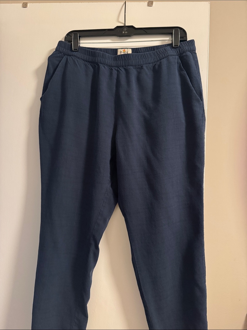 Marine Layer allison pants (older version) Elastic-Waist, size large. So comfy!